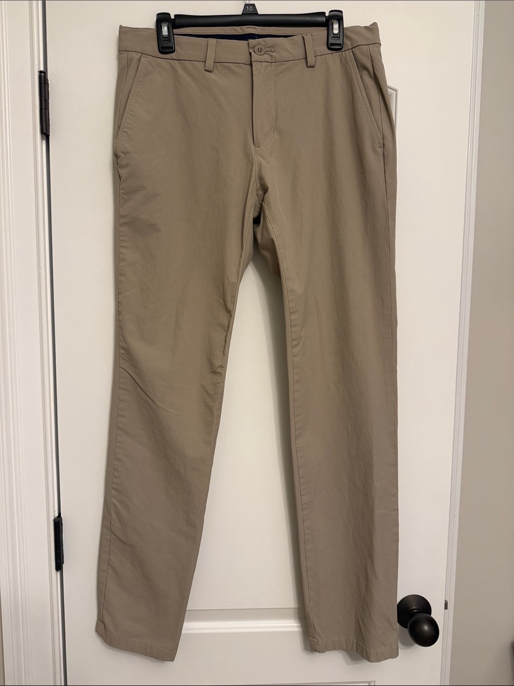 Vineyard Vines Men's khaki performance pants
